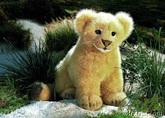 'Uzuri' Lion Cub